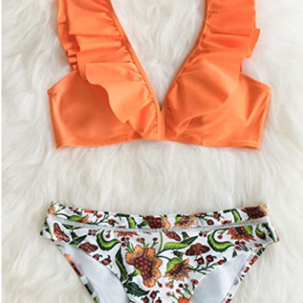 CUPSHE Women's Floral Bottom Ruffle Swim Large